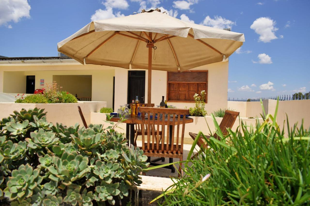 Peaks Hotel Нанюки Екстериор снимка