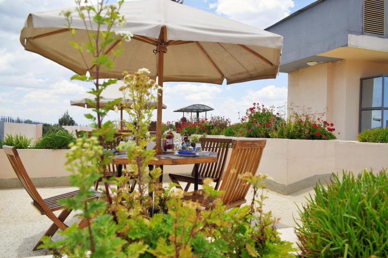 Peaks Hotel Нанюки Екстериор снимка