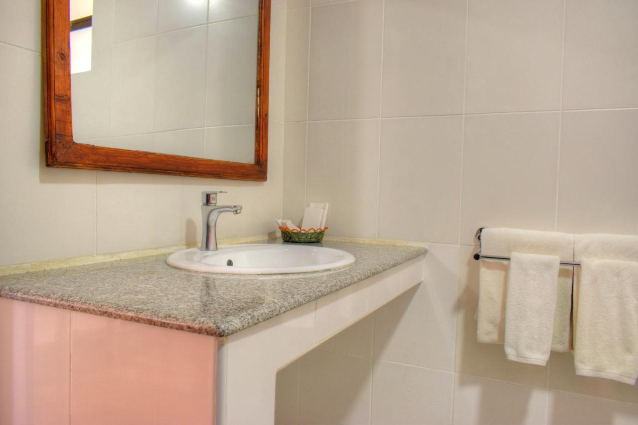 Peaks Hotel Нанюки Екстериор снимка