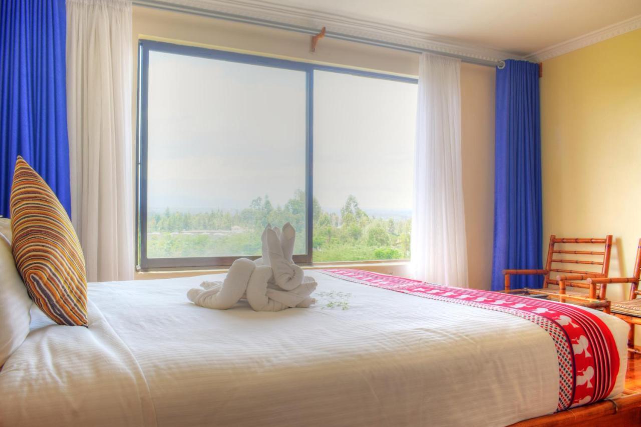 Peaks Hotel Нанюки Екстериор снимка